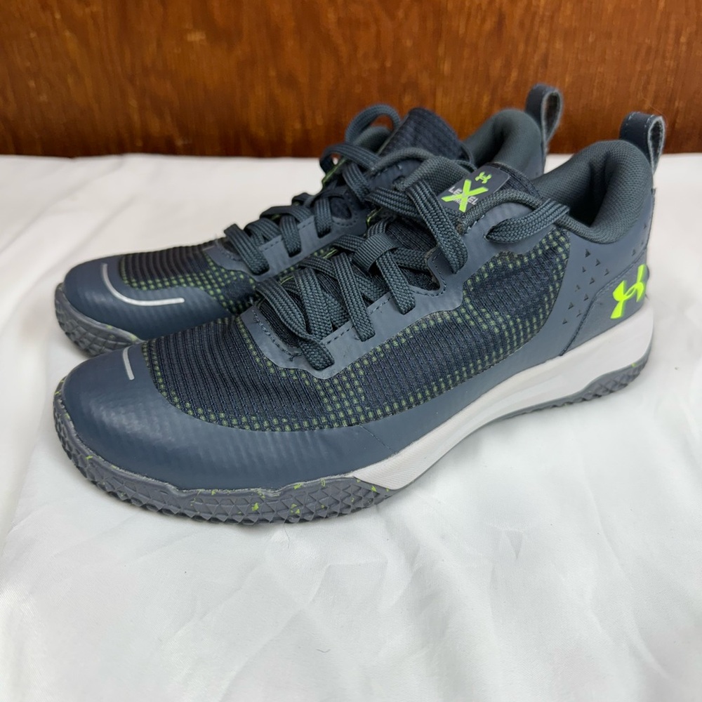 Under Armour Grey Level X Series Lace Up Trainers Size 5Y Shoes